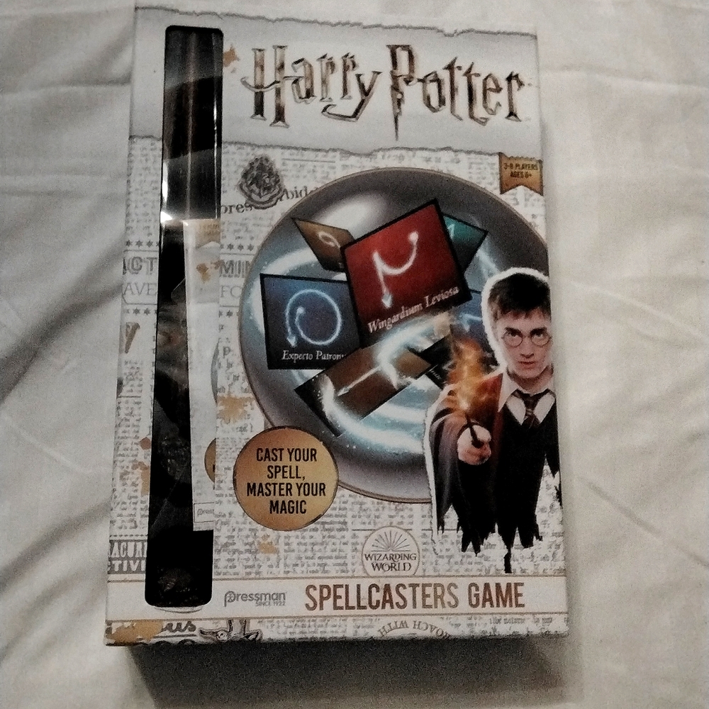 HARRY POTTERS SPELLCASTERS GAME.  Includes 32